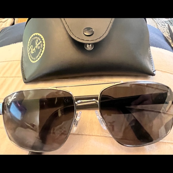 Authentic - Picture 4 of 8